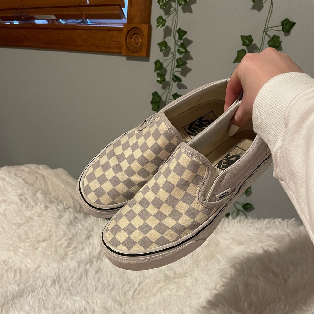 grey and white checkered vans